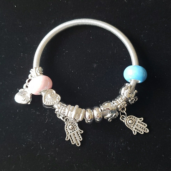 4 Bracelets with Mixed Charms - Picture 3 of 9